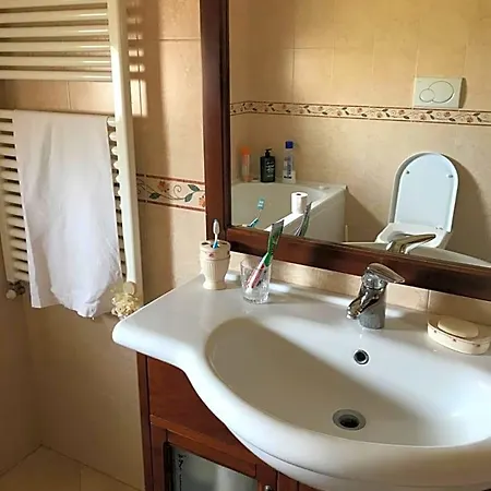 Nocleg ze śniadaniem Lo Scoglio 4*